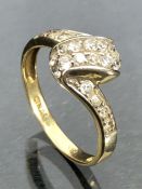 14ct Gold fashion ring size 'O' and approx 2.9g