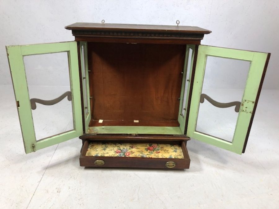 Mahogany display cabinet with glass doors, drawer under, with brass furniture and original key and - Image 3 of 7