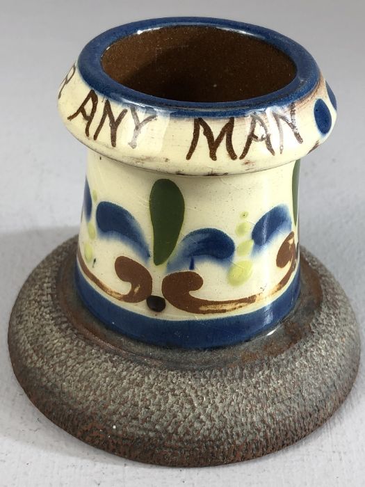 Watcombe pottery match striker marked 'A Match for any Man', approx 8cm in height - Bild 4 aus 6