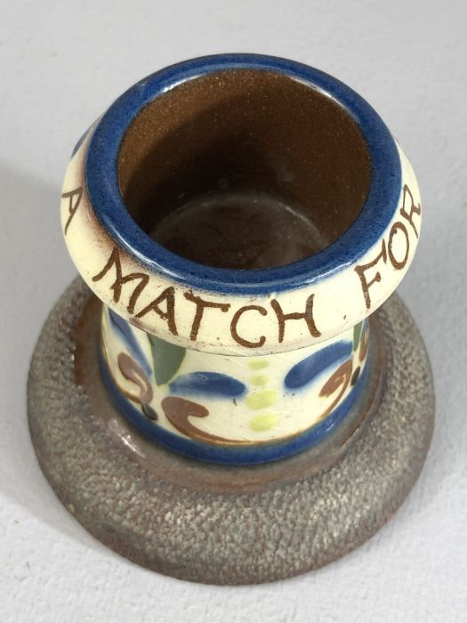 Watcombe pottery match striker marked 'A Match for any Man', approx 8cm in height - Bild 3 aus 6