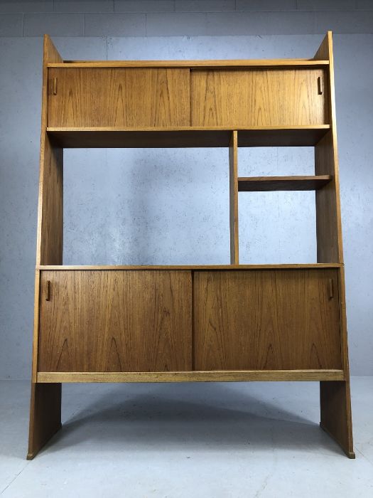 Mid Century wall unit with cupboards and shelves, approx 120cm x 25cm x 168cm tall - Image 5 of 6