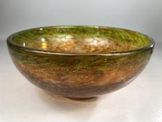 Art glass: Monart-style glass bowl in mottled orange with green rim, approx 26cm in diameter