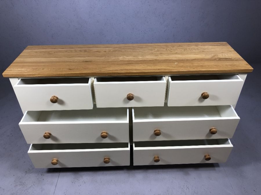 Modern pine topped chest of seven drawers, approx 149cm x 42cm x 77cm tall - Image 3 of 4