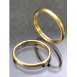 Two 22ct Gold bands approx size 'p' & 'L' and total weight 5.2g