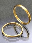 Two 22ct Gold bands approx size 'p' & 'L' and total weight 5.2g