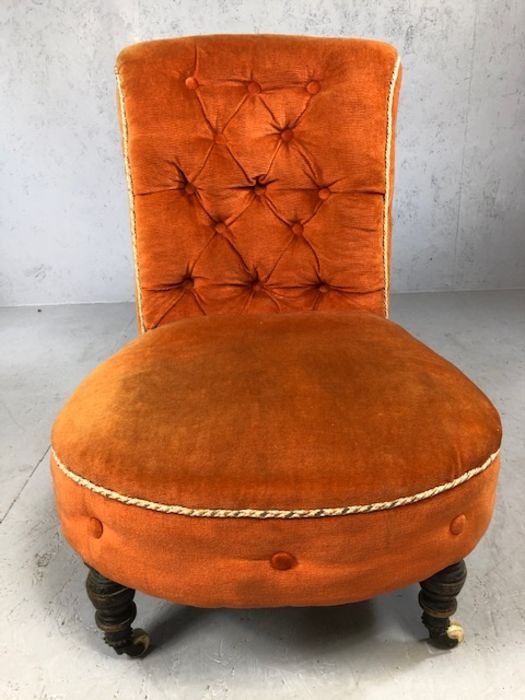 Orange upholstered button back bedroom chair on original china castors - Image 2 of 5