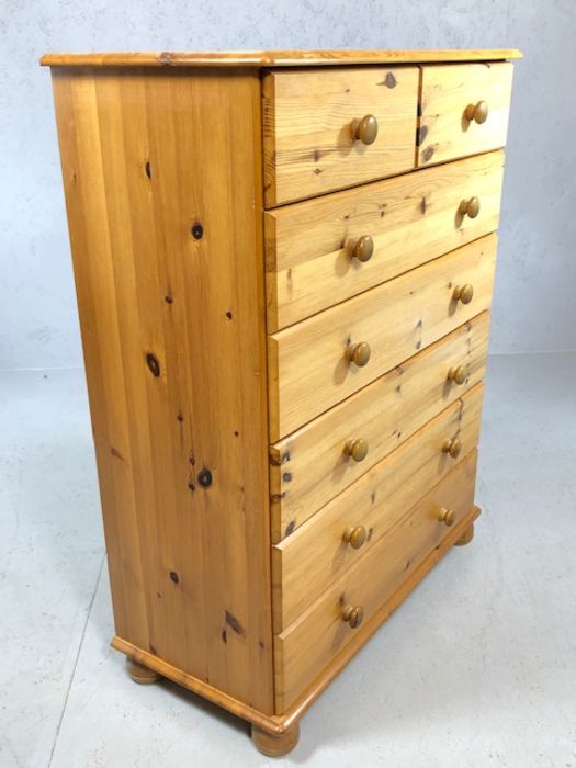 Pine chest of seven drawers, approx 82cm x 39cm x 106cm tall - Image 4 of 5