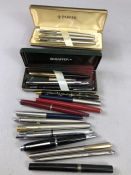 Large collection of pens and fountain pens to include Parker, Sheaffer, Cross approx 18 in total