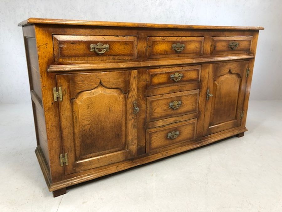 Good quality solid wood modern sideboard with six drawers, two cupboards and two keys, approx - Image 5 of 6