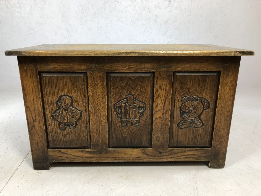 Three panel oak coffer, approx 93cm x 41cm x 54cm tall