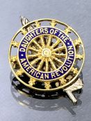 14ct gold and enamel medal `Daughters of the American Revolution` pin or brooch numbered to the