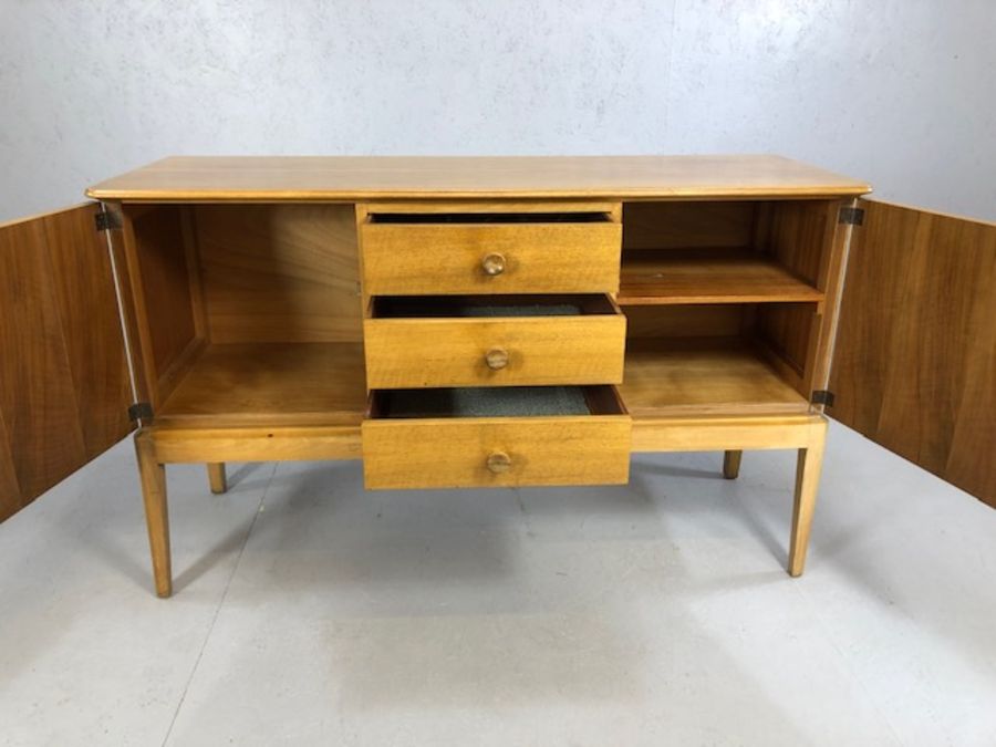 Mid Century walnut sideboard by GORDON RUSSELL of Broadway, with three drawers flanked by cupboards, - Image 3 of 7