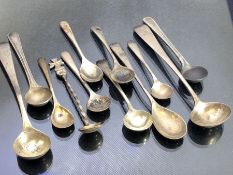 Collection of silver spoons mostly cruet/ salt spoons (12) approx 71g
