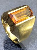 18ct Gold Contemporary style ring set with single large Citrine stone (damaged) and marked 750. Size