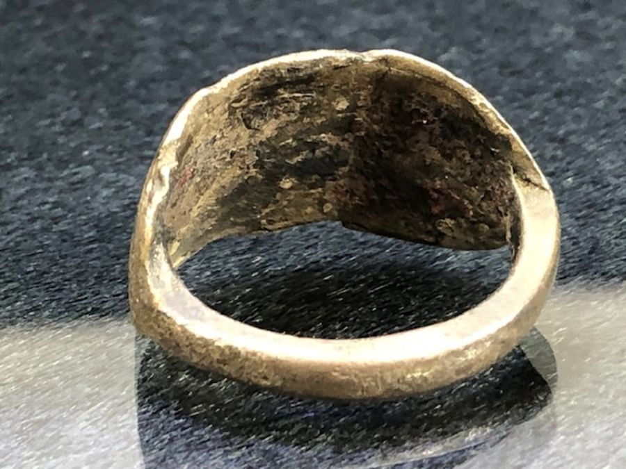 Collection of eight rings of varying ages, one bearing the imprint of a woman's head, possibly Julia - Image 3 of 16