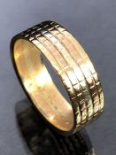 9ct Gold two tone Gold band size 'O' approx 3.8g