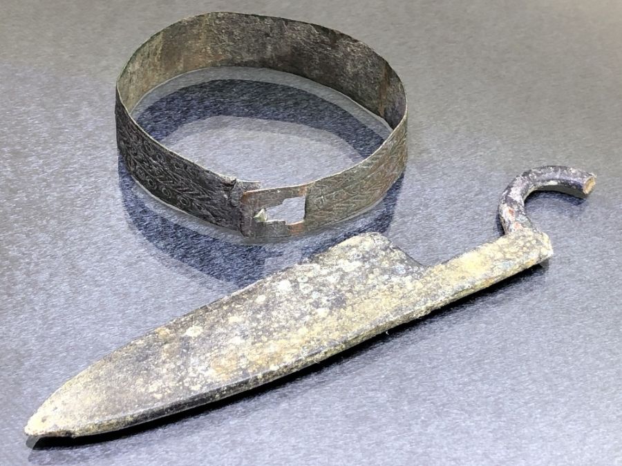 Two bronze artefacts, possibly Viking, a bracelet approx 5cm in diameter and a small razor approx - Image 2 of 7