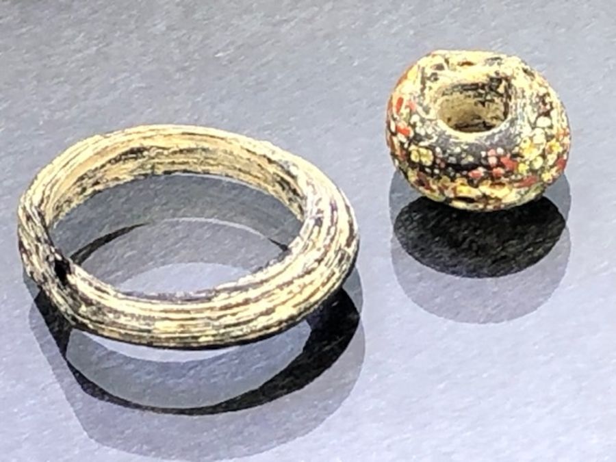 Collection of eight rings of varying ages, one bearing the imprint of a woman's head, possibly Julia - Image 15 of 16