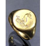 18ct Pinky ring with Military insignia size 'F' and approx 7.2g