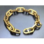 18ct Gold Hollow Bracelet with double D shaped links and large clasp (A/F) approx 37.7g