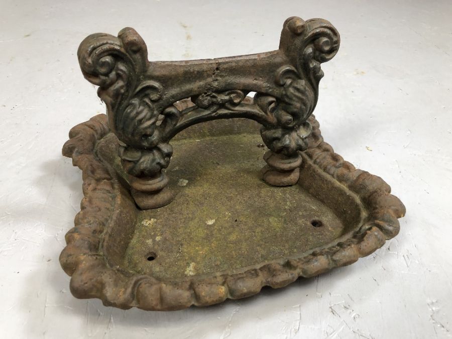 Victorian cast iron boot scraper, approx 29cm x 28cm x 18cm tall