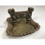 Victorian cast iron boot scraper, approx 29cm x 28cm x 18cm tall