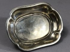 Silver pin dish marked 835 approx 9.5cm long & 42g