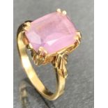 14k Gold ring set with a pale Amethyst stone approx 11 x 8mm and ring size 'K'