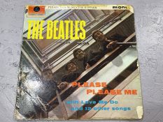 BEATLES LP: "PLEASE PLEASE ME" (UK Orig. Mono first pressing on the black and gold Parlophone