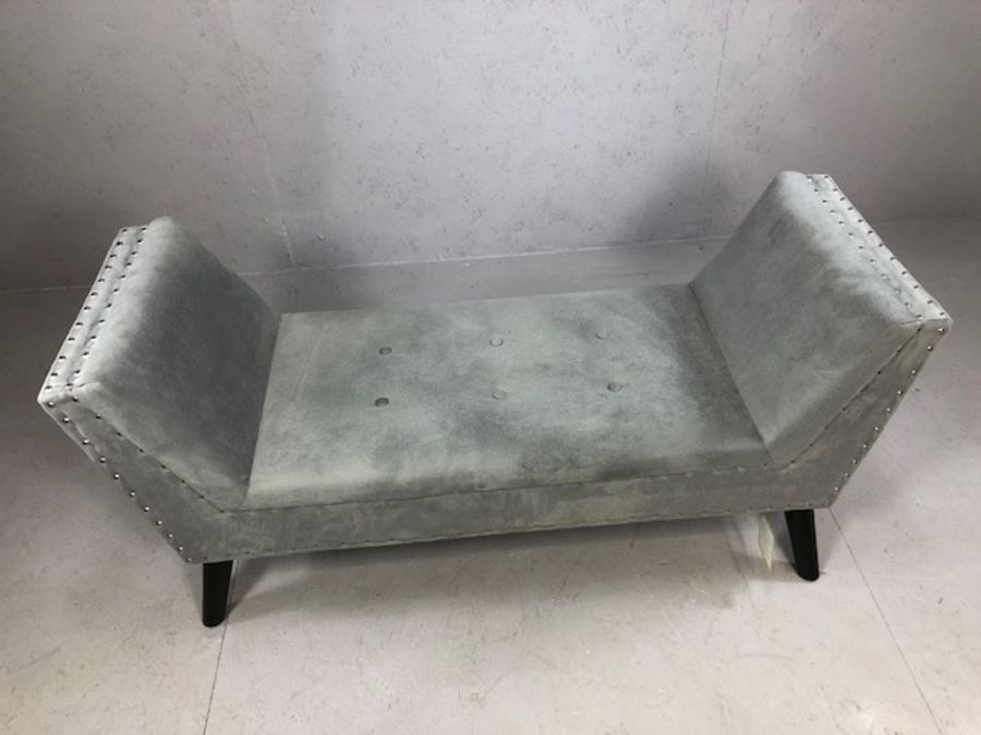 Grey velvet bench or end of bed stool, approx 130cm x 45cm x 64cm tall - Image 2 of 5