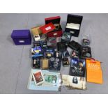 HARRY POTTER: Collection of merchandise to include collectable trading cards, tins containing foil