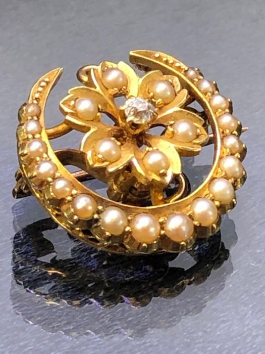 Gold (unmarked but possibly 15ct or 18ct) Small Crescent Brooch set with graduated seed pearls and - Image 2 of 5