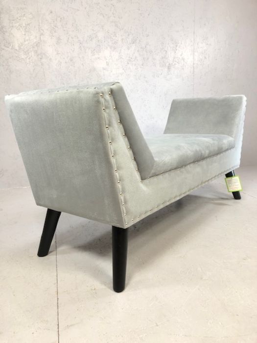 Grey velvet bench or end of bed stool, approx 130cm x 45cm x 64cm tall - Image 3 of 5