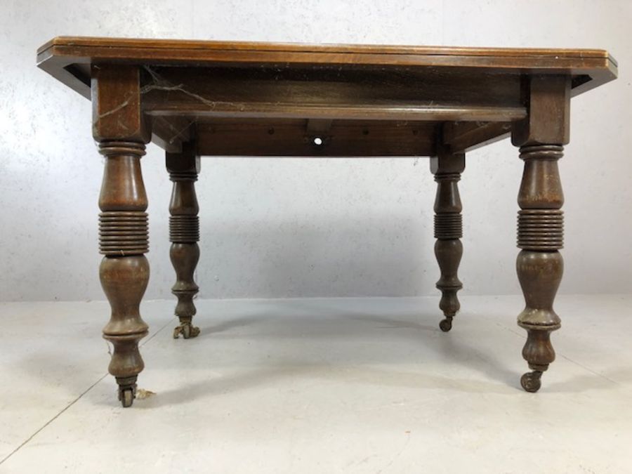 Victorian oak table on turned legs, approx 120cm x 85cm, leaf approx 51cm wide - Image 2 of 4
