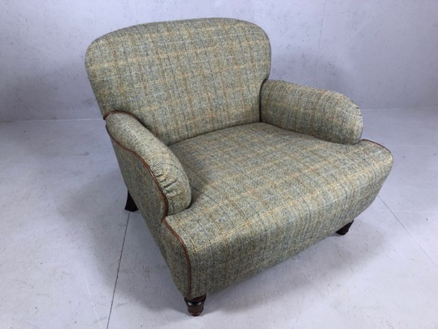 Contemporary sofa by Tetrad, upholstered in Harris Tweed, on turned front supports, approx 155cm - Image 6 of 8