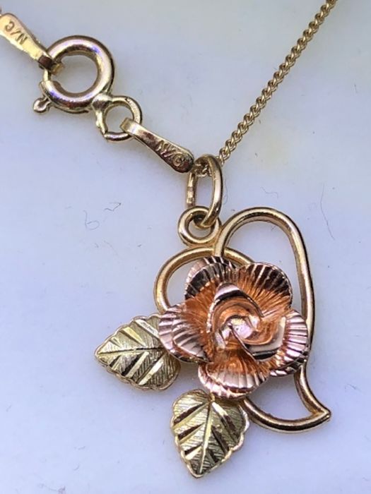 Two Gold Chains (9ct & 10ct) and two pendants (including 10ct rose gold flower) both boxed - Image 3 of 3