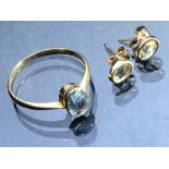 18ct Gold ring and matching earring set set with pale gemstones, ring size approx 'P'