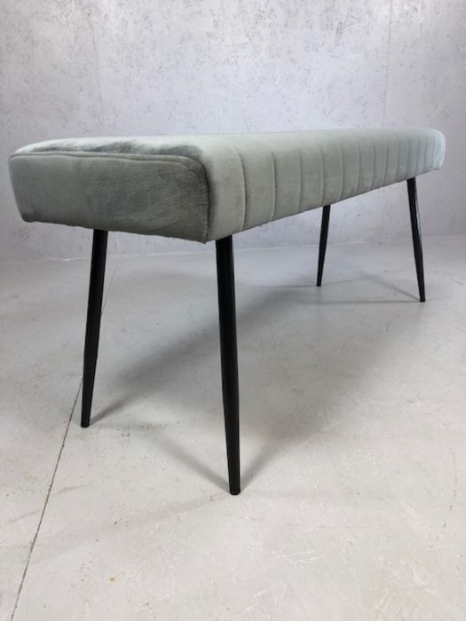 Grey velvet long stool / bench on tapering legs, approx 120cm x 38cm - Image 5 of 5