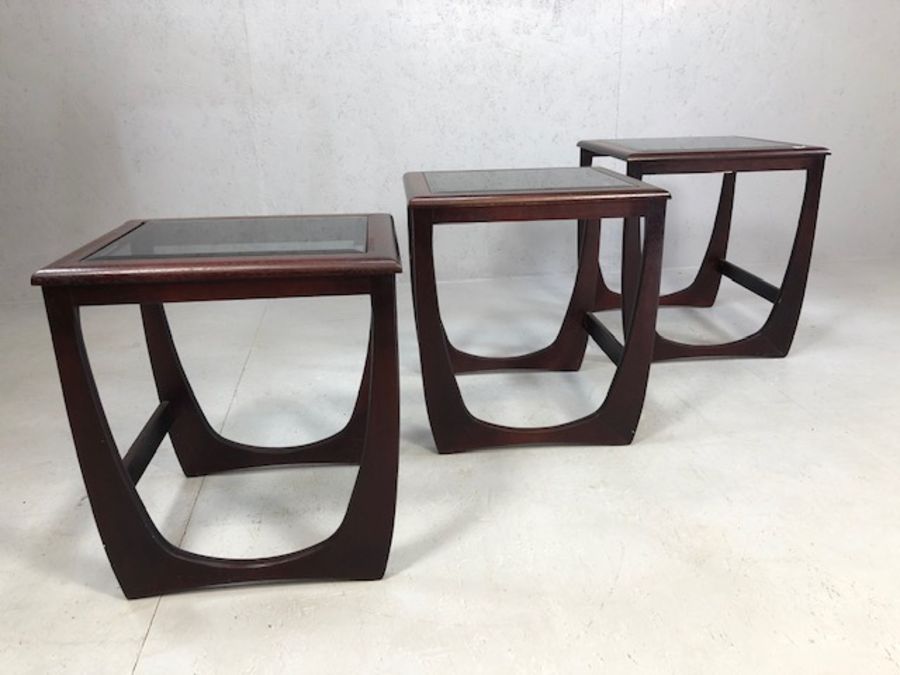 Mid Century style nest of tables with glass inserts - Image 3 of 4