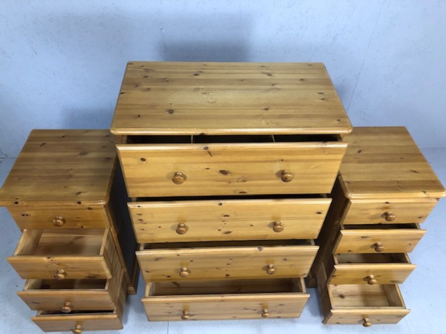 Pine bedroom furniture to include chest of four drawers and two bedside cabinets of four drawers - Image 3 of 3