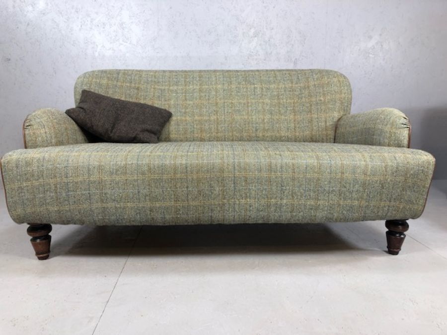 Contemporary sofa by Tetrad, upholstered in Harris Tweed, on turned front supports, approx 155cm - Image 3 of 8
