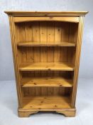 Pine-effect shelving unit with three adjustable shelves, approx 76cm x 33cm x 120cm tall