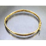 9ct Gold Bracelet with twisted pattern design approx 4.2g