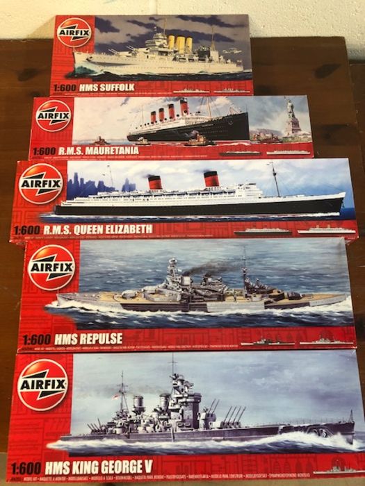 AIRFIX Scale Model Kits boxed to include: War ships, Queen Elizabeth, HMS Suffolk etc (5)