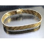 9ct Gold tri-colour flat link bracelet with safety catch approx 18.5 x 1.1cm and 20.7g