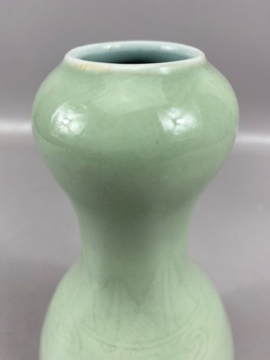 Chinese Caledon double gourd vase with six figure character mark to base approx 22cm tall - Image 15 of 15