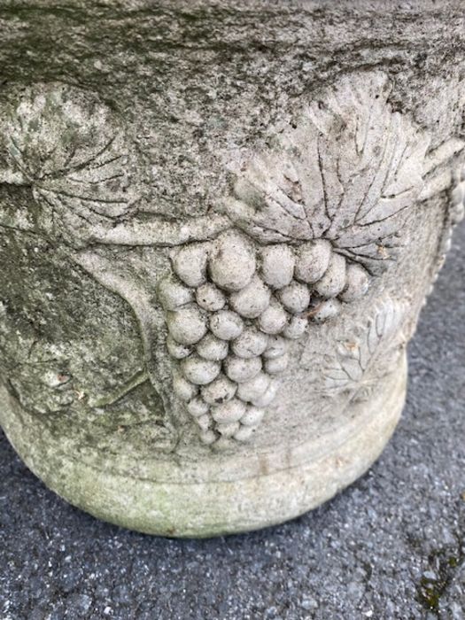 Concrete garden planter with grapevine design, approx 36cm tall - Image 2 of 4