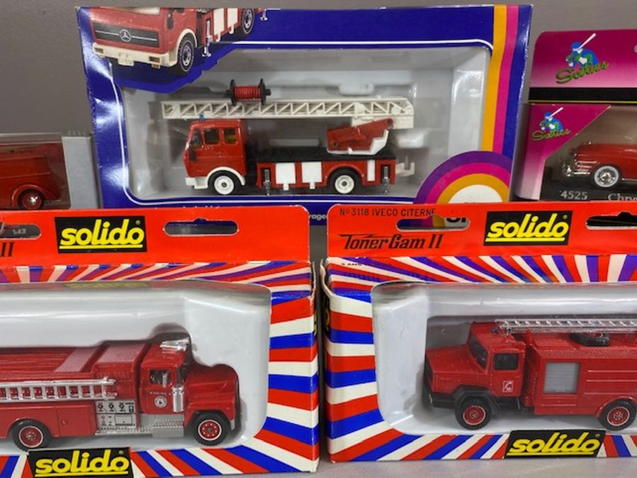Boxed diecast fire vehicles to include Solido no.3118 and 3106 fire engines, Solido Chrysler - Bild 2 aus 3