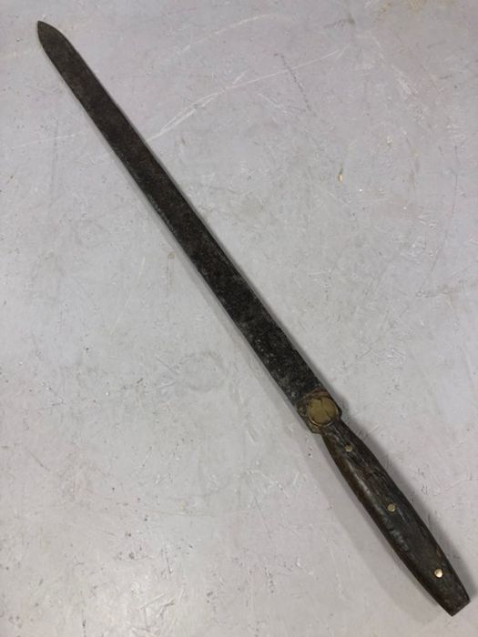 Militaria: an original English Broad Sword with wooden grip and brass fittings approx 120cm long