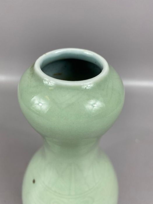 Chinese Caledon double gourd vase with six figure character mark to base approx 22cm tall - Image 5 of 15